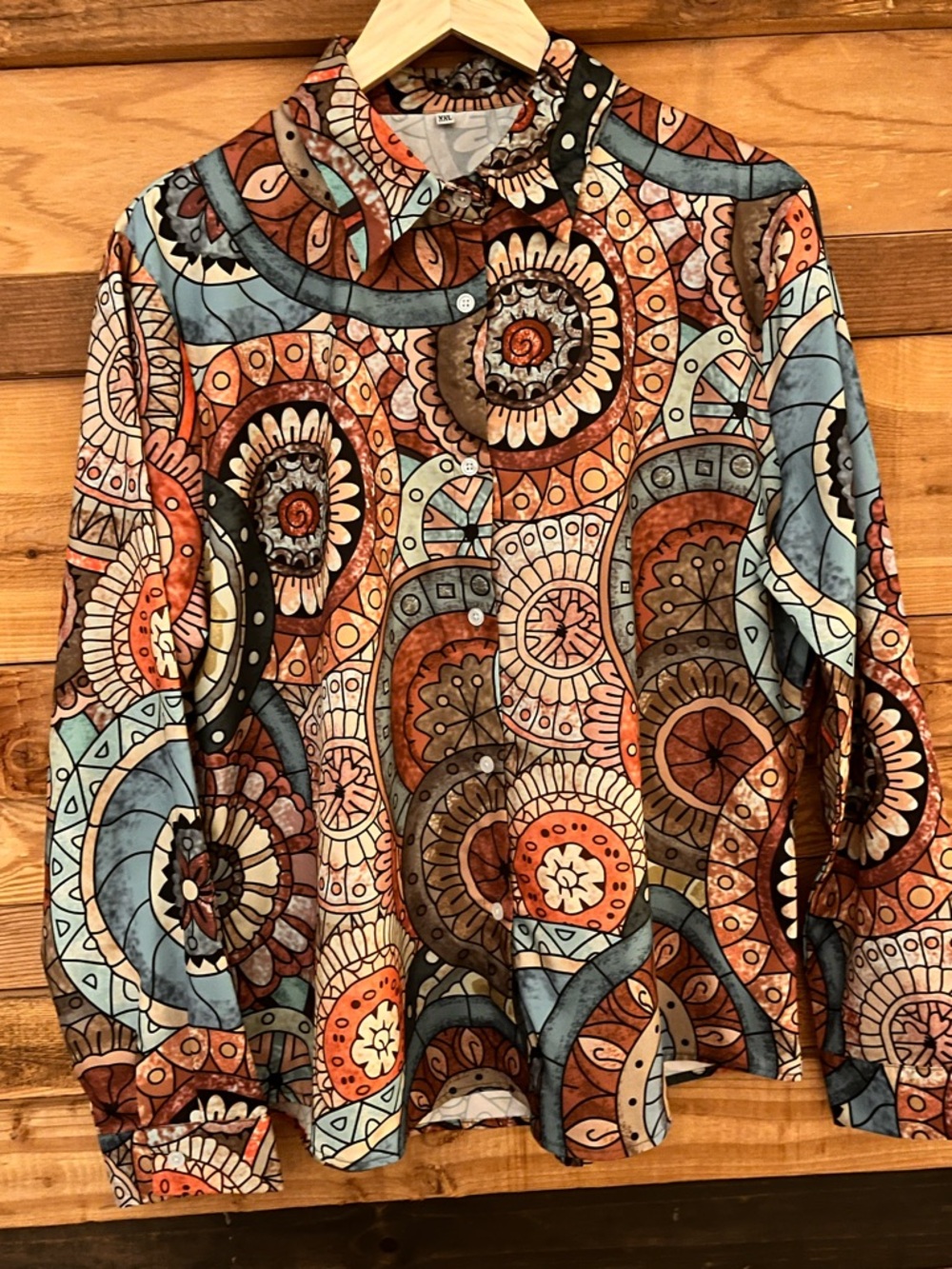Men's Casual Long-Sleeve Button-Down Shirt in Multicolor Spiral Print